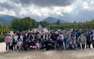 Pacientes renales posan en los jardines del Palacio de la Granja de San Ildefonso