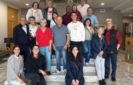 Pacientes y sus parejas junto a los profesionales del GAP tras el taller de desarrollo personal celebrado en el Balneario de Arnoia