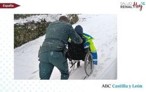 ABC: Rescatan a tres pacientes de diálisis tras quedar atrapada en la nieve su ambulancia